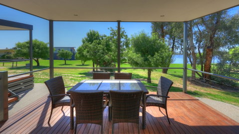 Tasman Holiday Parks - Lake Mulwala - Great Ocean Road Tourism 3