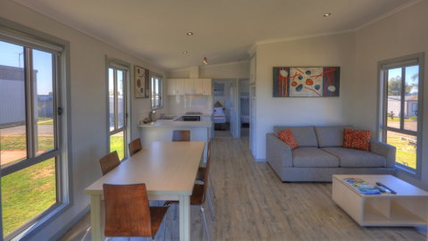 Tasman Holiday Parks - Lake Mulwala - Great Ocean Road Tourism 2