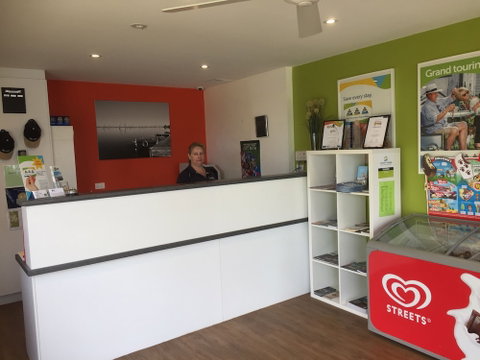 Tasman Holiday Parks - Lake Mulwala - Great Ocean Road Tourism 1