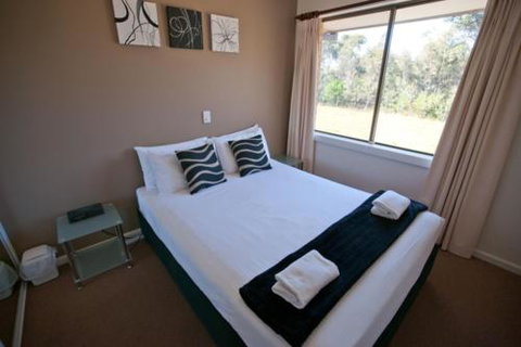 Beachside Gardens 5 - Great Ocean Road Tourism 1