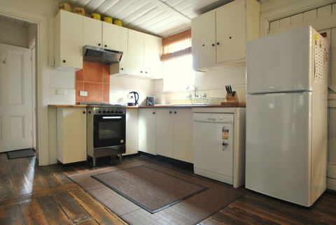 Cooma Cottage - Great Ocean Road Tourism 1