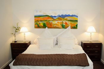 BOUTIQUE STAYS - Lalique - Great Ocean Road Tourism 0