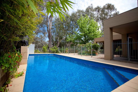 CocknBull Boutique Hotel - Great Ocean Road Tourism 6