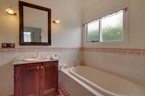 Walton House - Great Ocean Road Tourism 0