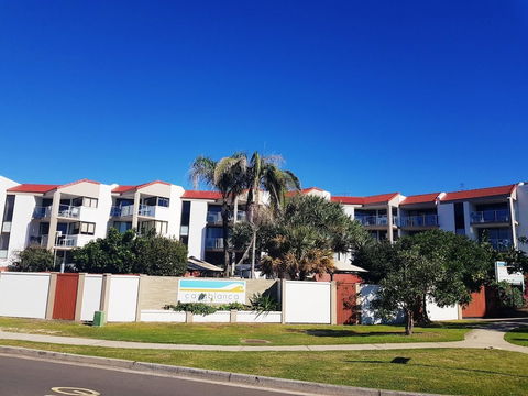 Casablanca Beachfront Holiday Apartments - Great Ocean Road Tourism 1