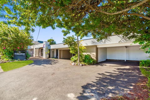 Hideaway Noosa Men Only Beach Resort - Great Ocean Road Tourism 2