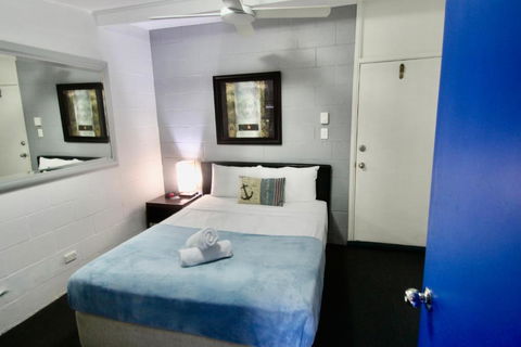 Hideaway Noosa Men Only Beach Resort - Great Ocean Road Tourism 1