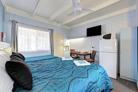 Moore Park Beach Motel - Great Ocean Road Tourism 5