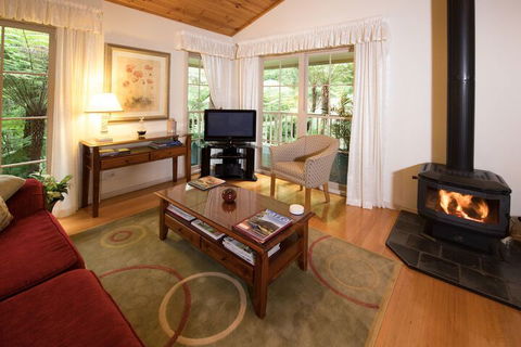 Myers Creek Cascades Luxury Cottages - Great Ocean Road Tourism 6
