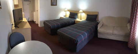 Cooma Motor Lodge Motel - Great Ocean Road Tourism 4