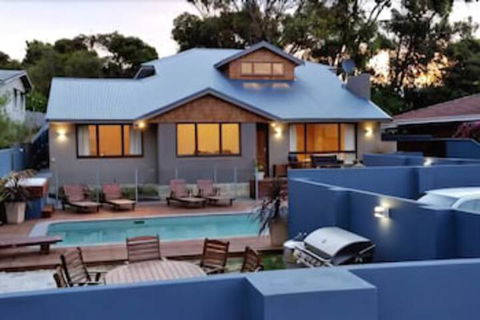 Waikiki Beach Bed & Breakfast - Great Ocean Road Tourism 0