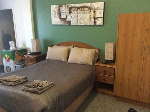 The New Whyalla Hotel - Great Ocean Road Tourism 5