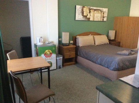 The New Whyalla Hotel - Great Ocean Road Tourism 6