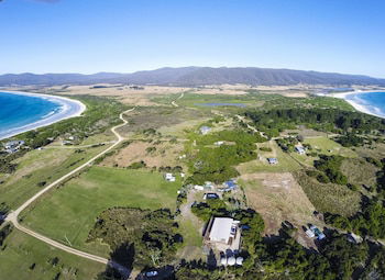 Seymour Waves - Great Ocean Road Tourism 0