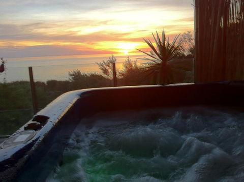 Award Winning Beach Front Retreat - Great Ocean Road Tourism 1