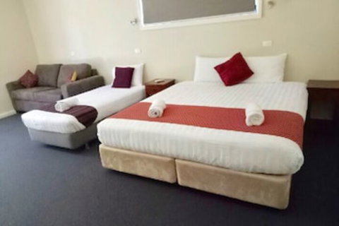 Hillview Farmstay - Great Ocean Road Tourism 6