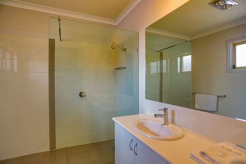 Murray Waters Motor Inn & Apartments - Great Ocean Road Tourism 5