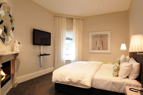 5 Rooms At The Stirling Hotel - Great Ocean Road Tourism 3