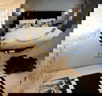 5 Rooms At The Stirling Hotel - Great Ocean Road Tourism