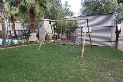 Narrabri Motel And Caravan Park - Great Ocean Road Tourism 6