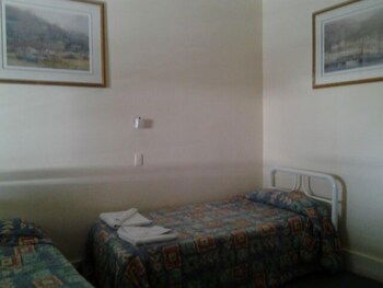 Hotel Boston - Great Ocean Road Tourism 3
