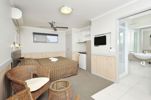 NRMA Sydney Lakeside Holiday Park - Great Ocean Road Tourism 5
