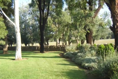 Jugiong Motor Inn - Great Ocean Road Tourism 0