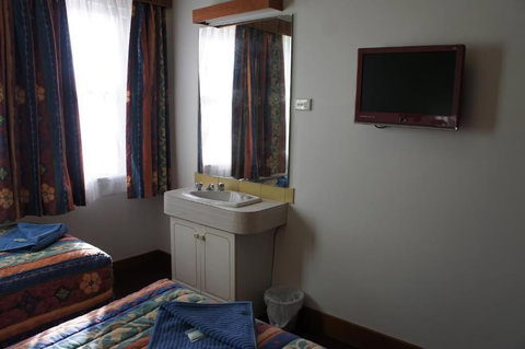 Monarch Motel Hotel - Great Ocean Road Tourism 4