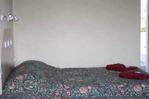 Tenterfield Motor Inn - Great Ocean Road Tourism 4