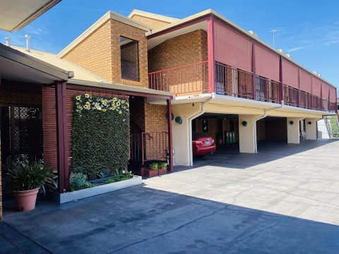 The Cottage Motor Inn Albury - Great Ocean Road Tourism 1
