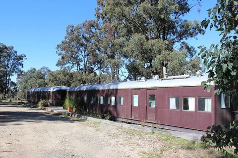 Krinklewood Cottage & Train Carriages - Great Ocean Road Tourism 3
