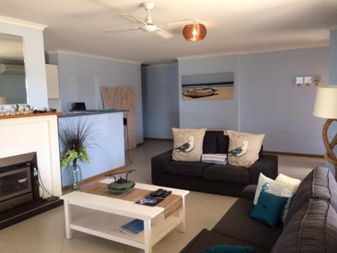 Salty Air Apartments Kingscote Kangaroo Island - Great Ocean Road Tourism 5