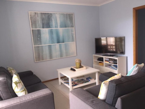 Salty Air Apartments Kingscote Kangaroo Island - Great Ocean Road Tourism 3