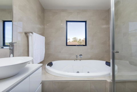 Silversands Beach Cottage - Great Ocean Road Tourism 3