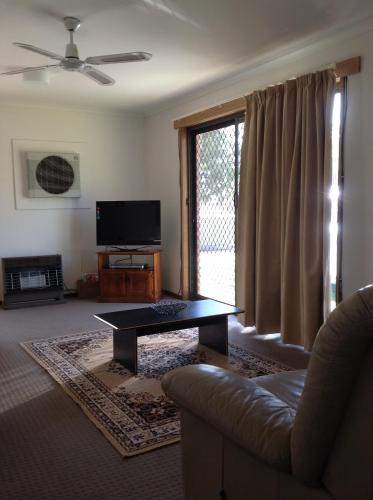 7 Melbourne Street - Great Ocean Road Tourism 1