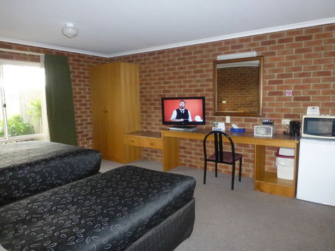 Inverloch Central Motor Inn - Great Ocean Road Tourism 4