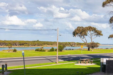 Anglesea River Apartments - Great Ocean Road Tourism 0