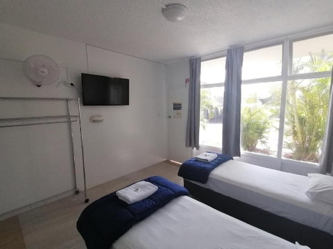 Park Beach Hotel Motel - Great Ocean Road Tourism 6