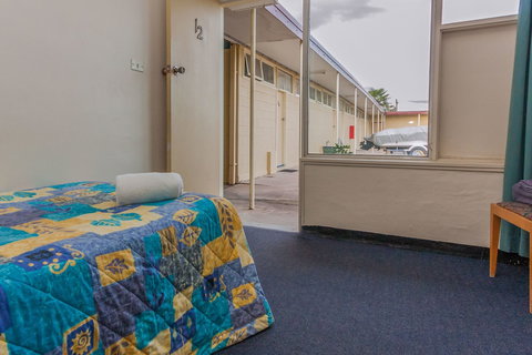 Moruya Waterfront Hotel Motel - Great Ocean Road Tourism 1