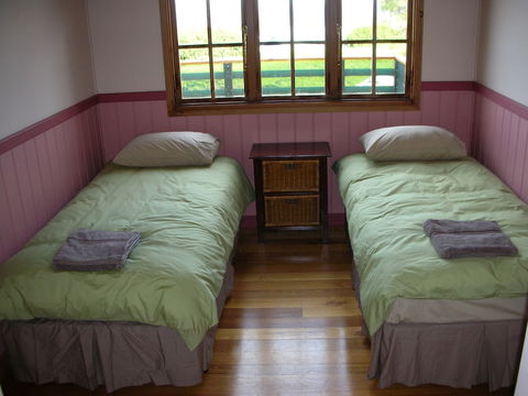 Cedar Cottages Blackmans Bay - Great Ocean Road Tourism 3