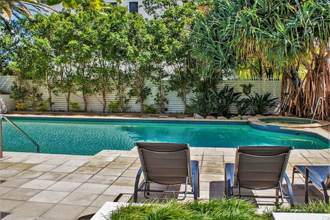 Indigo Blue Beachfront Apartments - Great Ocean Road Tourism 2