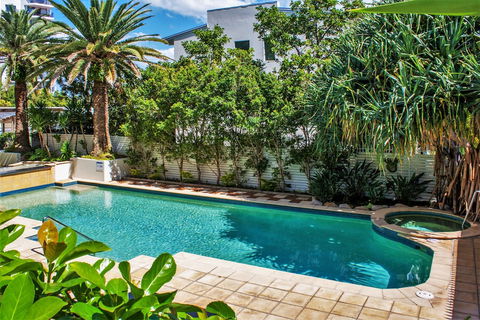 Indigo Blue Beachfront Apartments - Great Ocean Road Tourism 3