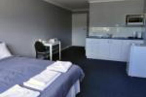 Bribie Island Square - Great Ocean Road Tourism 0