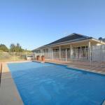 Silver Springs (4br) Cottage With Wifi Views Olives & Space . Fireplace Views Olives & Space - Great Ocean Road Tourism 0