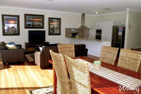 Two Beaches, 74B Blanch Street - Great Ocean Road Tourism 6