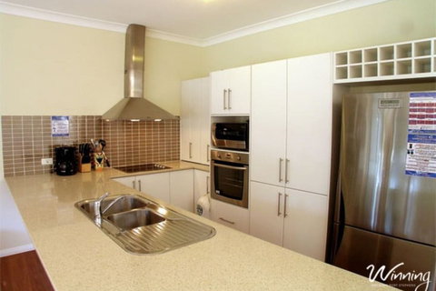 Two Beaches, 74B Blanch Street - Great Ocean Road Tourism 4