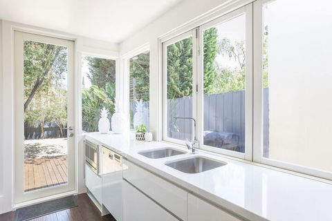 BOUTIQUE STAYS - South Yarra Lane - Great Ocean Road Tourism 5