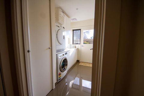 Champagne Stays Apartment - Great Ocean Road Tourism 2