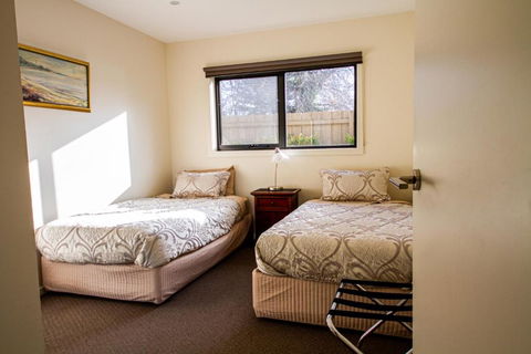 Champagne Stays Apartment - Great Ocean Road Tourism 6