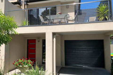 Champagne Stays Apartment - Great Ocean Road Tourism 0